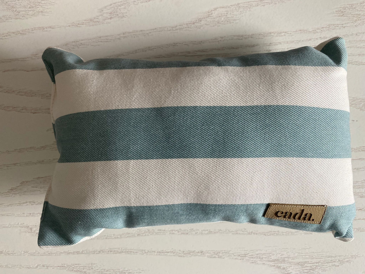 Almohada Clásica Celeste OPORTUNIDADES