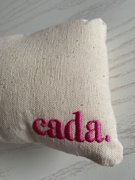 Almohada crudo con Fucsia OPORTUNIDADES