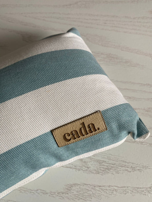 Almohada Clásica Celeste OPORTUNIDADES